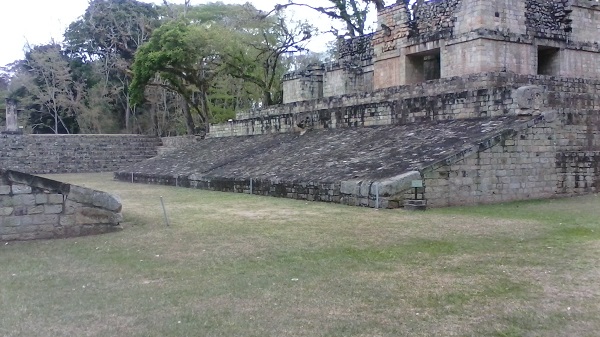 LOS MAYAS (USOS Y LEYES)